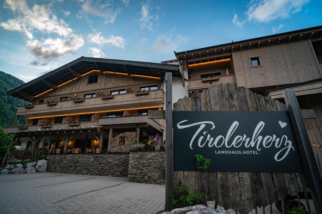 Hotel Landhaus Tirolerherz ザンクト・ウルリッヒ・アム・ピラーゼー エクステリア 写真