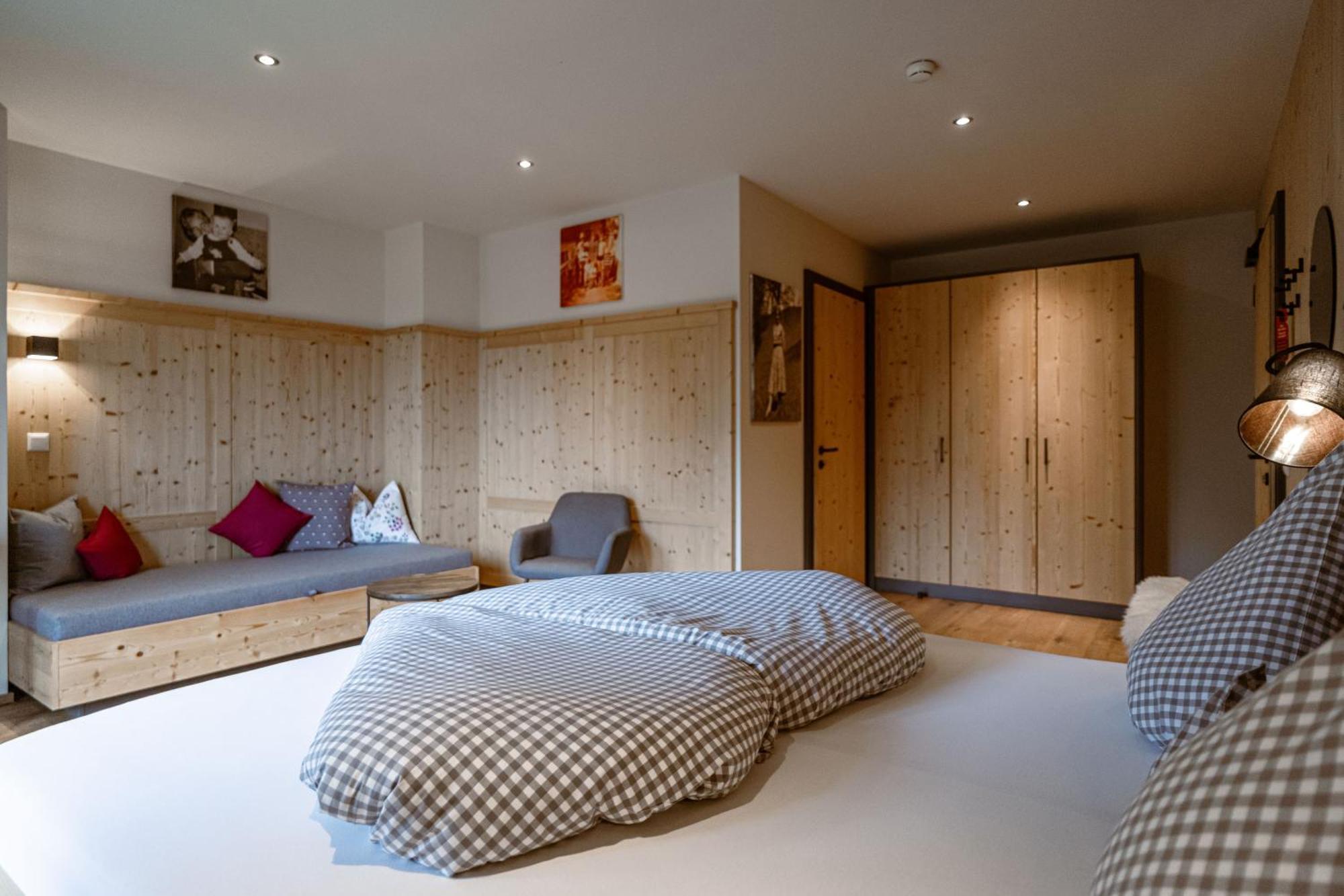 Hotel Landhaus Tirolerherz ザンクト・ウルリッヒ・アム・ピラーゼー 部屋 写真